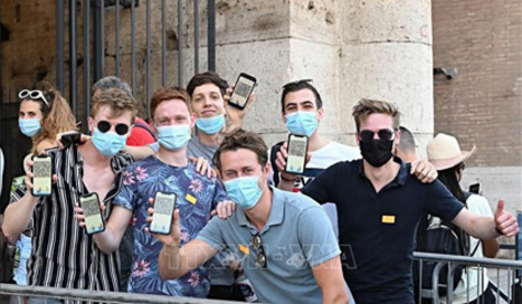 Thế giới tuần qua: "Tấm vé" trở lại nhịp sống bình thường