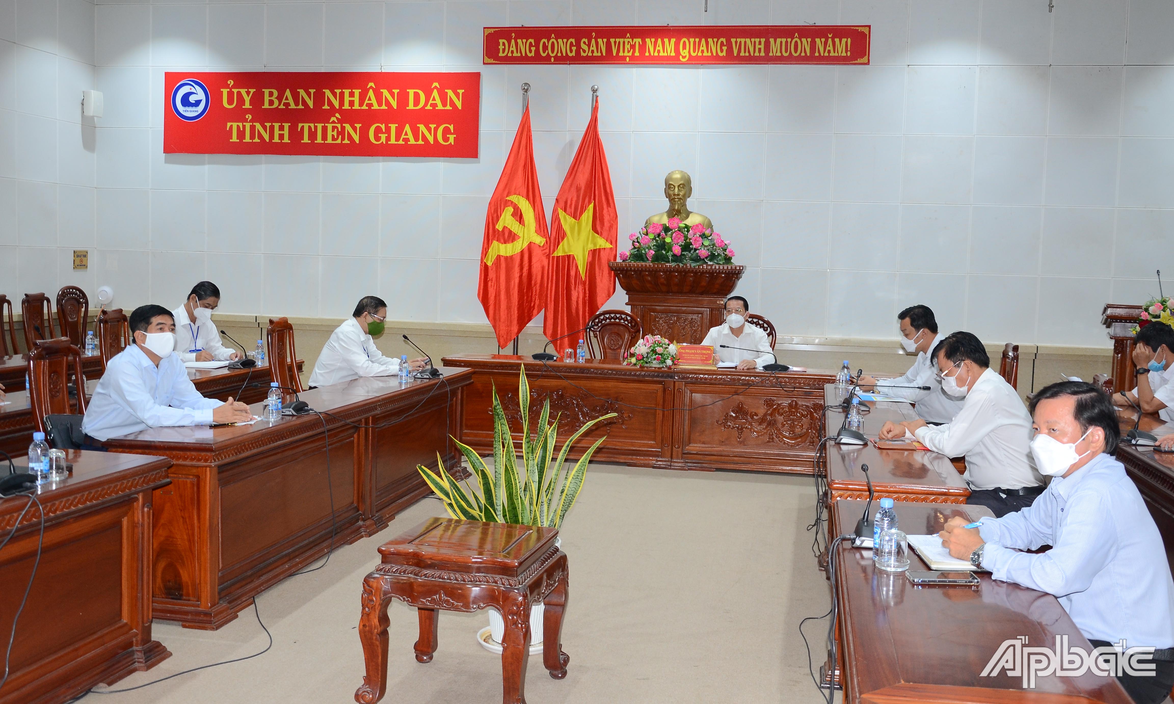Quang cảnh tại điểm cầu Tiền Giang.