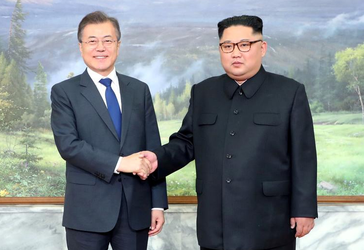 Lãnh đạo hai nước trong một lần gặp trực tiếp. Ảnh: Reuters.