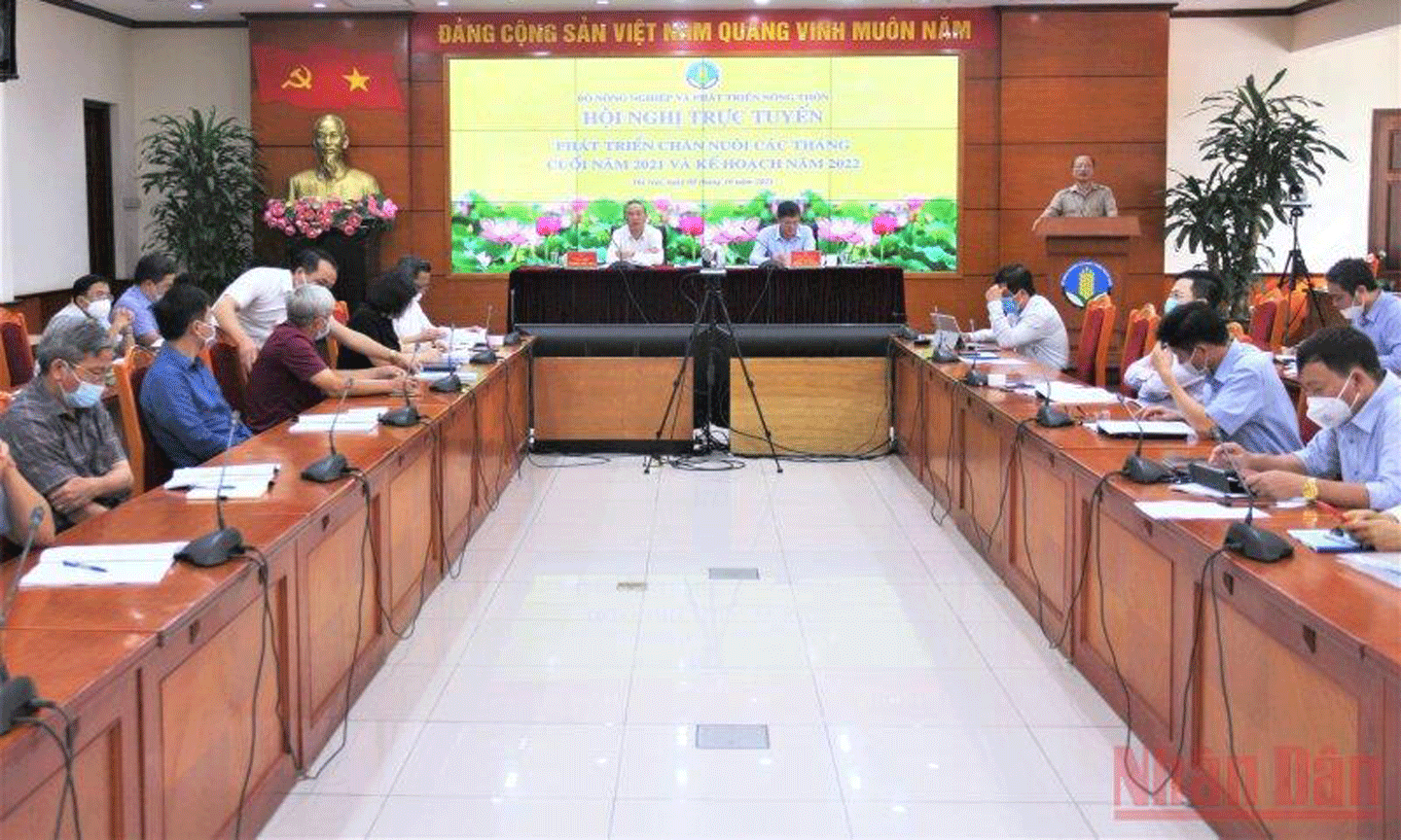 oàn cảnh hội nghị trực tuyến phát triển chăn nuôi các tháng cuối năm 2021 và kế hoạch năm 2022 ngày 8/10.