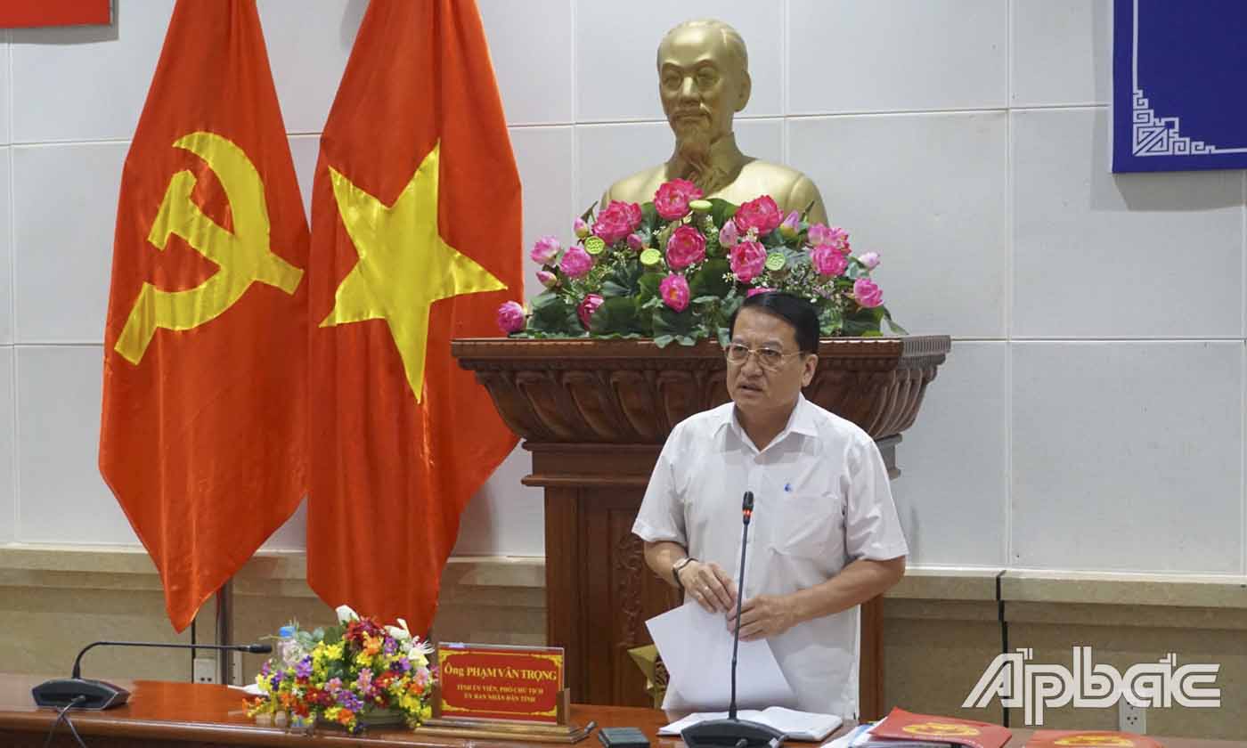 Đồng chí Phạm Văn Trọng phát biểu tại cuộc họp.