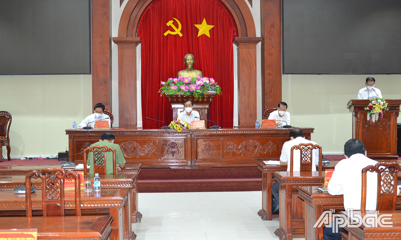 Quang cảnh phiên họp.