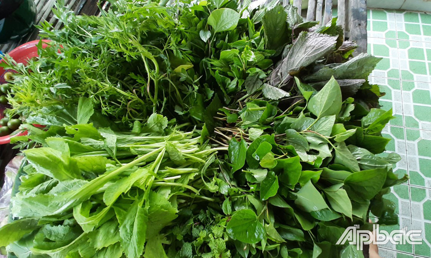 Rau ăn bánh xèo rất đa dạng, phong phú và hấp dẫn.