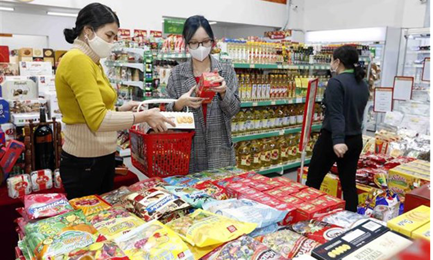 Chuẩn bị nguồn cung các mặt hàng thiết yếu, bảo đảm chất lượng, đáp ứng đầy đủ nhu cầu của người dân