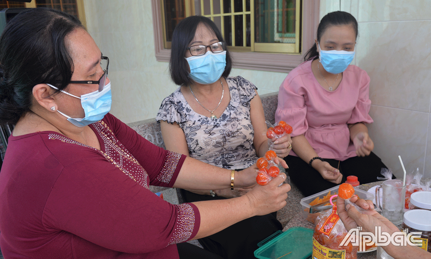 Các loại mứt khi thành phẩm đều màu đẹp mắt và tự nhiên, hoàn toàn không phẩm màu.