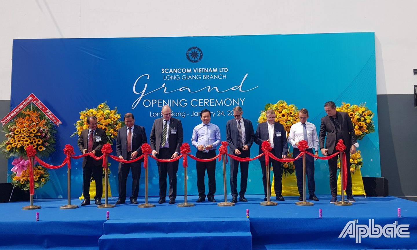 Lễ khánh thành nhà máy.