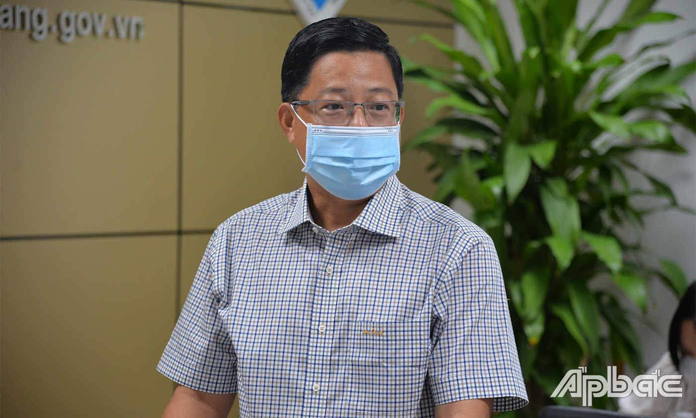 Đồng chí Trần Thanh Nguyên phát biểu tại buổi tiếp xúc cử tri xã An Hữu