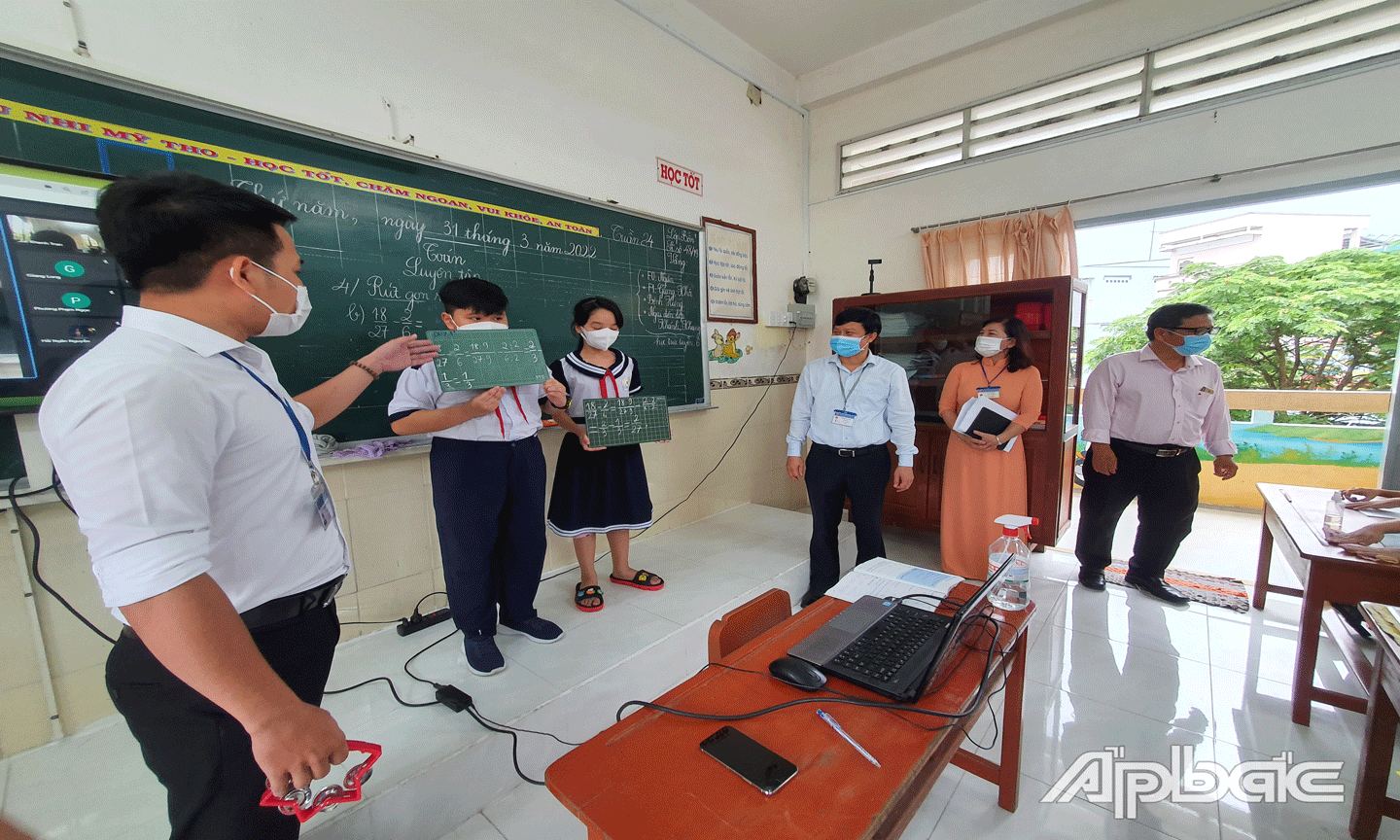 Kiểm tra tại Trường Tiểu học Thiên Hộ Dương, TP. Mỹ Tho. 