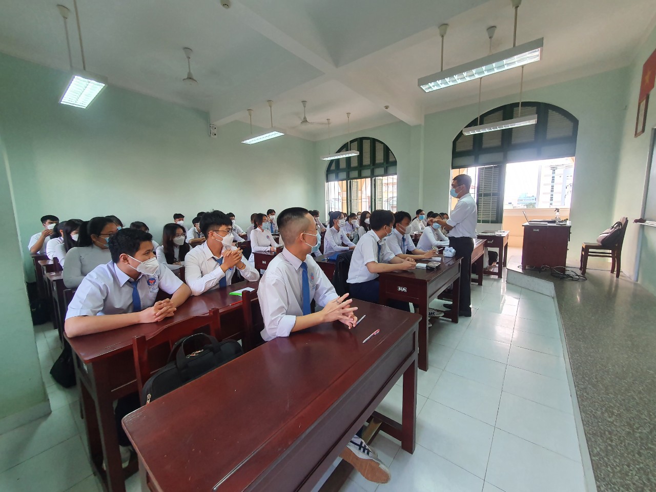 Giờ học của học sinh lớp 12, Trường THPT Nguyễn Đình Chiểu, TP. Mỹ Tho.