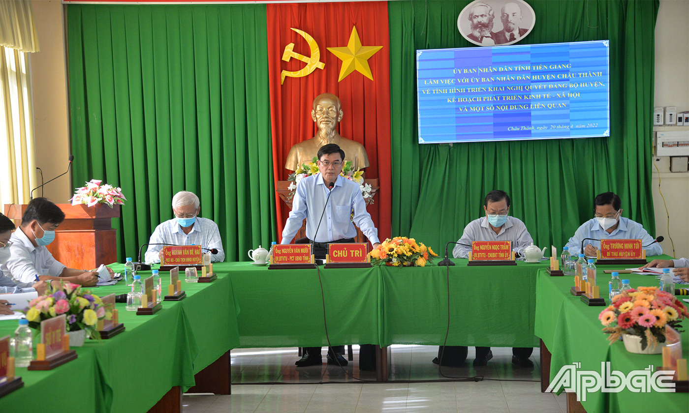 Đồng chí Nguyễn Văn Mười phát biểu tại buổi làm việc