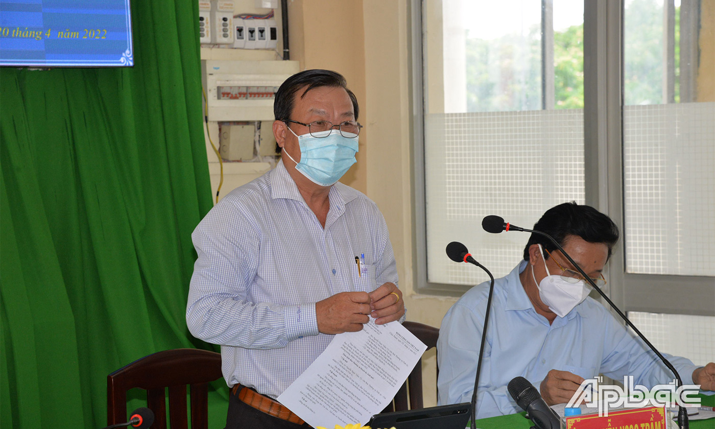 đồng chí Nguyễn Ngọc Trầm phát biểu 