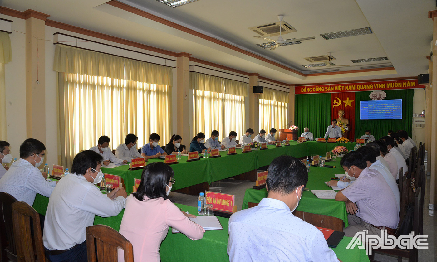 Quang cảnh buổi làm việc