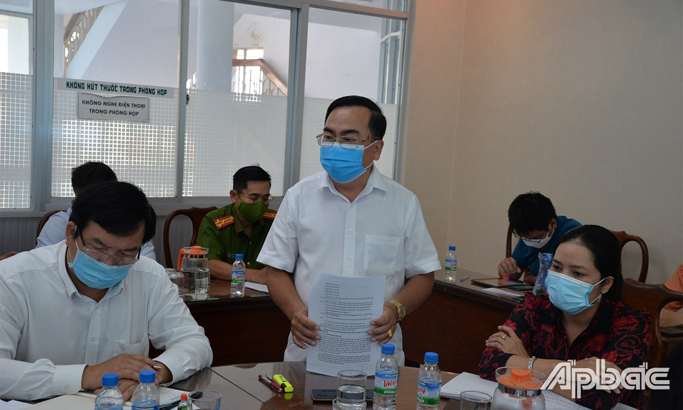 Thành viên Đoàn giám sát phát biểu ý kiến tại buổi làm việc với Sở VHTTDL