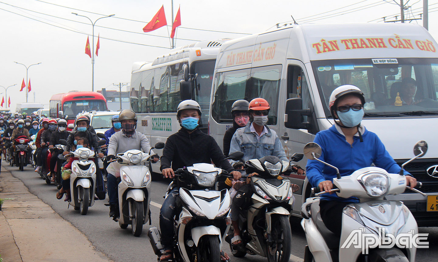 Đoạn qua cầu Mỹ quý (xã Tân hội, TX Cai Lậy)