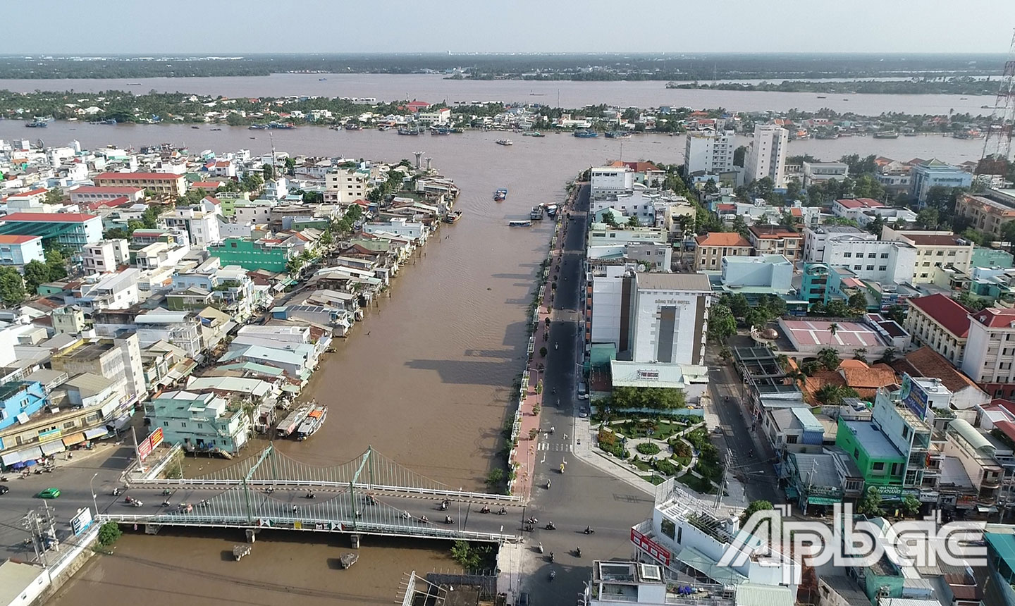 Từ khi cống Bảo Định được xây dựng,  vai trò giao thông thủy của sông đã không còn. Hiện tại, sông chỉ phục vụ 2 nhiệm vụ chính  là cung cấp nước tưới tiêu và tạo cảnh quan phát triển du lịch.