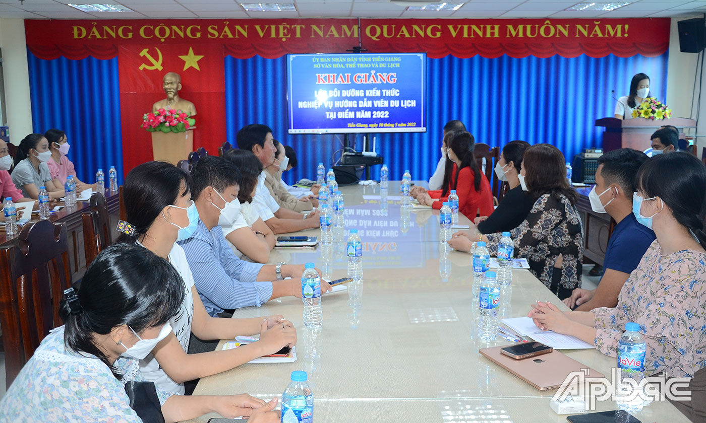 Quang cảnh lớp bồi dưỡng.