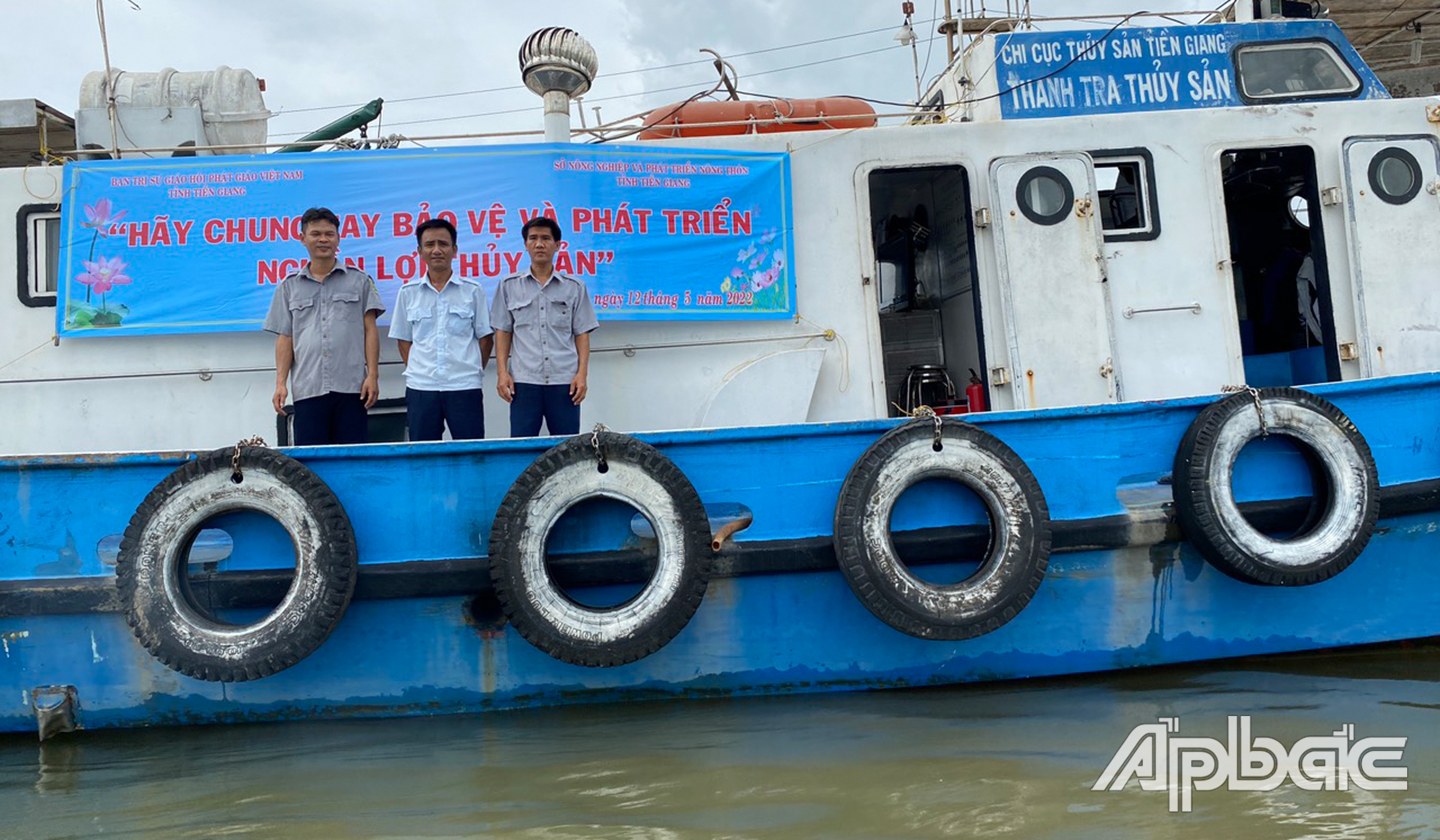 Lực lượng thanh tra thủy sản hỗ trợ công tác thả cá phóng sinh tái tạo nguồn lợi thủy sản