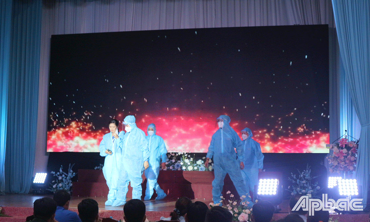 Đoàn viên, thanh niên diễn tiểu phẩm phòng, chống dịch Covid-19