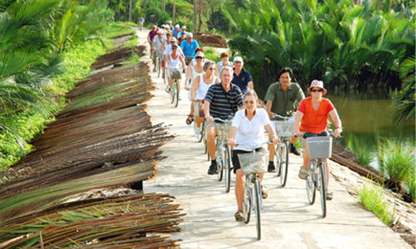 5 tháng đầu năm, khách quốc tế đến nước ta tăng gấp 4,5 lần so với cùng kỳ năm ngoái.