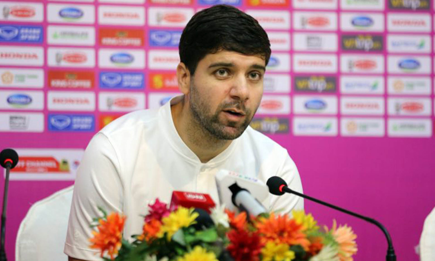 Huấn luyện viên trưởng đội tuyển Afghanistan Anoush Datsi. (Ảnh: VFF)