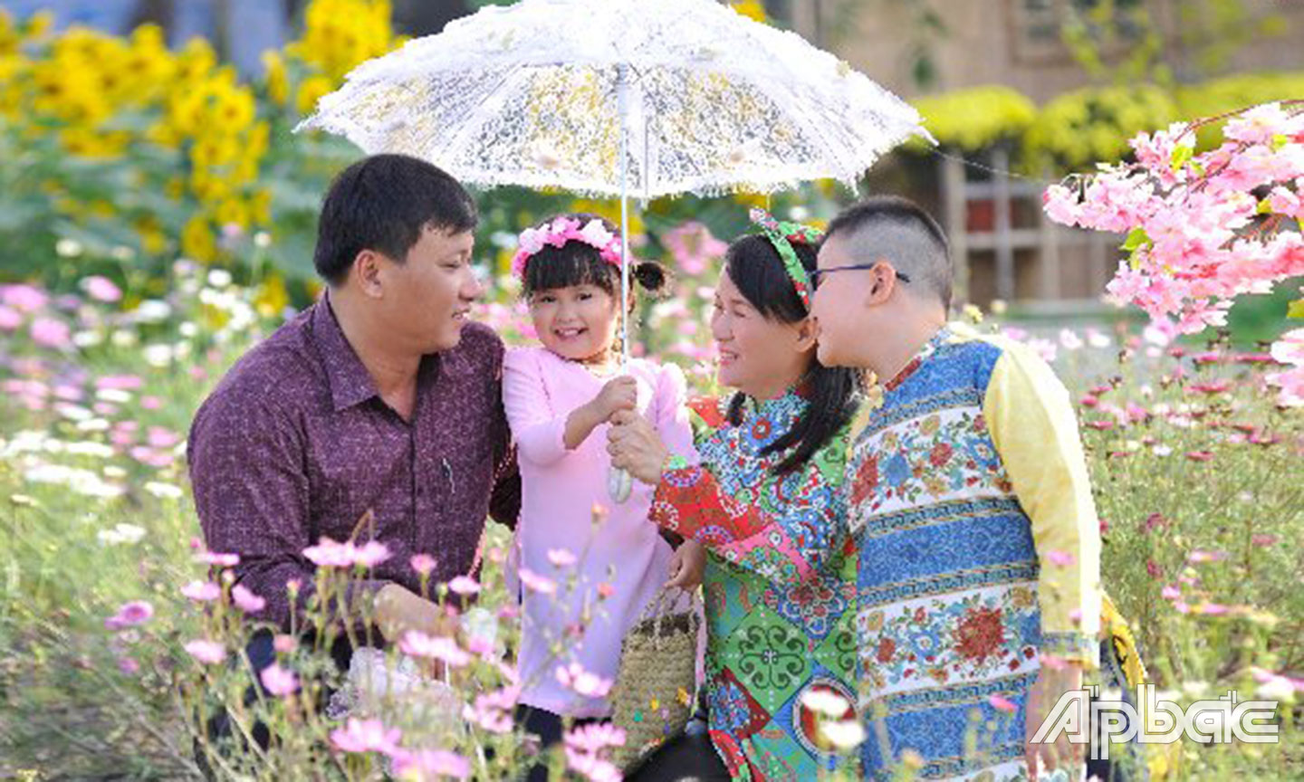 Ngăn chặn, đẩy lùi bạo lực để xây dựng gia đình ấm no, hạnh phúc. Ảnh: CAO LẬP ĐỨC