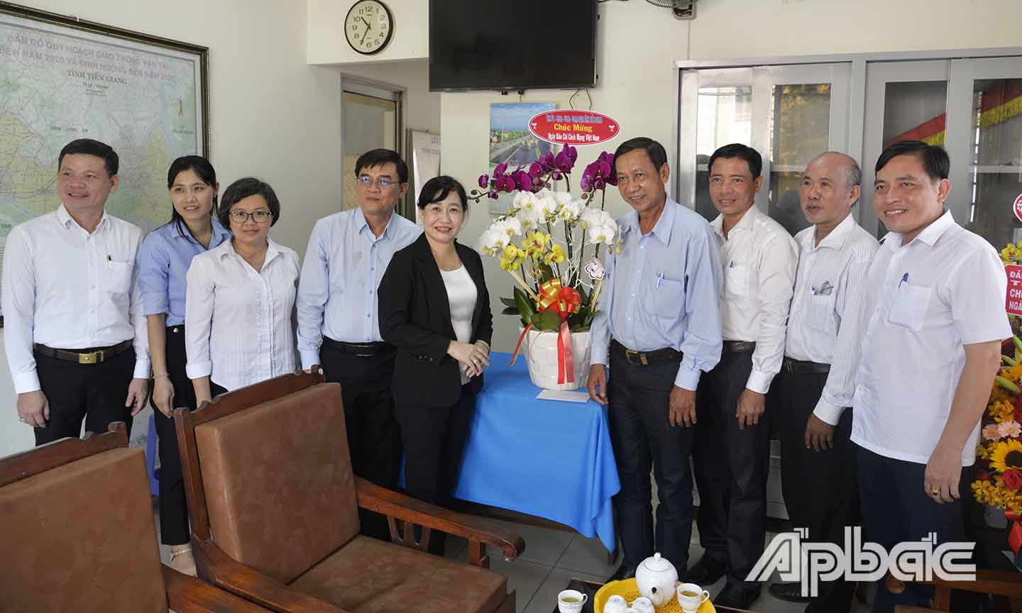 Đoàn đến thăm và chúc mừng Cơ quan Thường trú Thông tấn xã Việt Nam tại Tiền Giang.