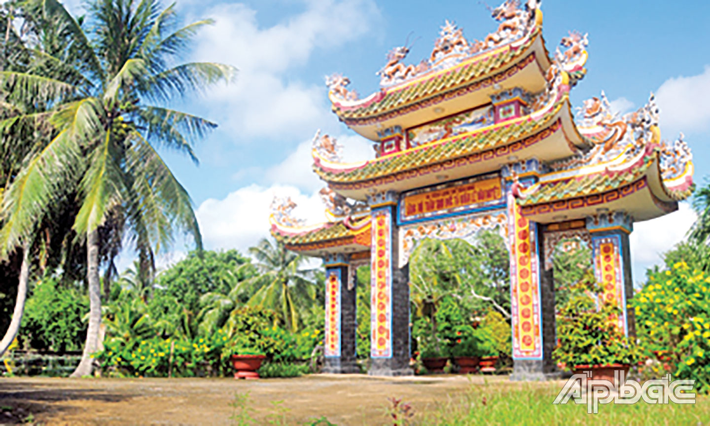 Không gian bên ngoài Khu di tích Tả quân Lê Văn Duyệt tại Tiền Giang.