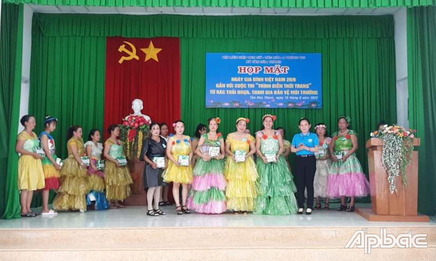 Buổi sinh hoạt CLB gia đình hạnh phúc tại xã Tân Hòa Thành (huyện Tân Phước).