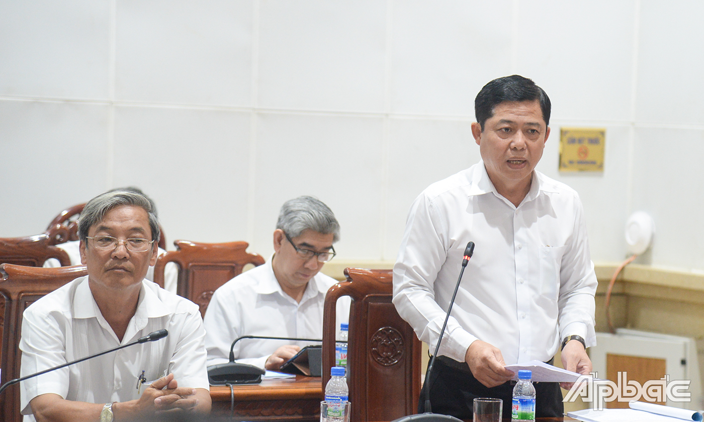 Chi cục trưởng Chi cục Quản lý đường bộ IV.3 Thượng Quang Thuần phát biểu tại hội nghị.