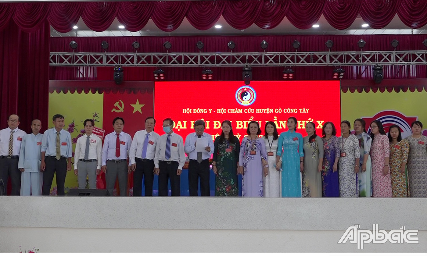 Ban Chấp hành nhiệm kỳ mới ra mắt đại hội