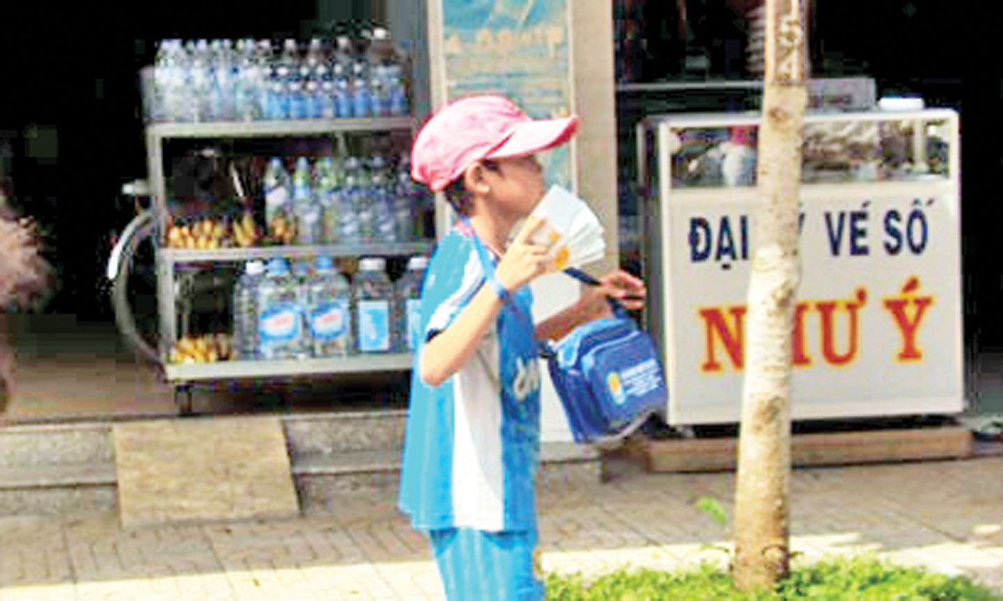 Trẻ em lăn lóc mưu sinh dễ gặp tai nạn và rủi ro.