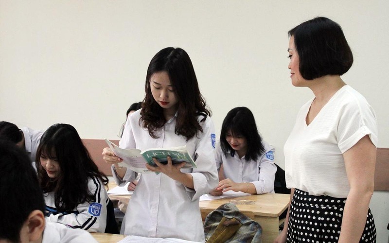 Giờ học môn Lịch sử tại Trường THPT Trương Định, Hoàng Mai, Hà Nội.