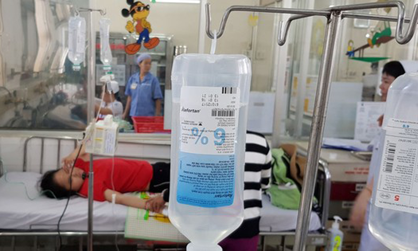 Bộ Y tế lưu ý việc truyền dịch cho người mắc SXH phải có sự chỉ định của bác sĩ