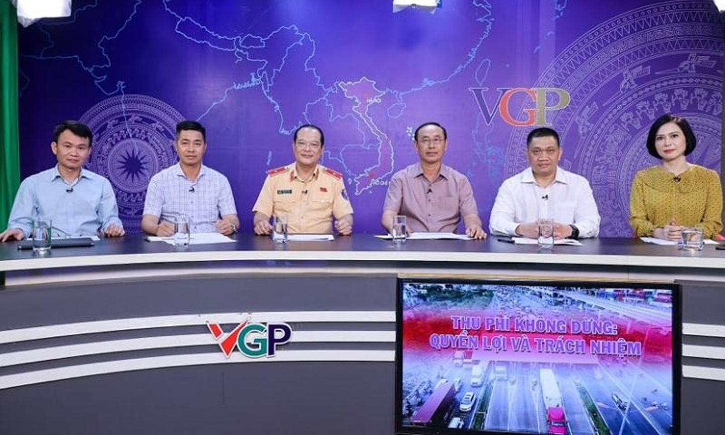 Chính phủ đã giao Bộ Giao thông vận tải nghiên cứu đưa công nghệ vào để áp dụng thay thế hình thức một dừng. (Ảnh: VGP)