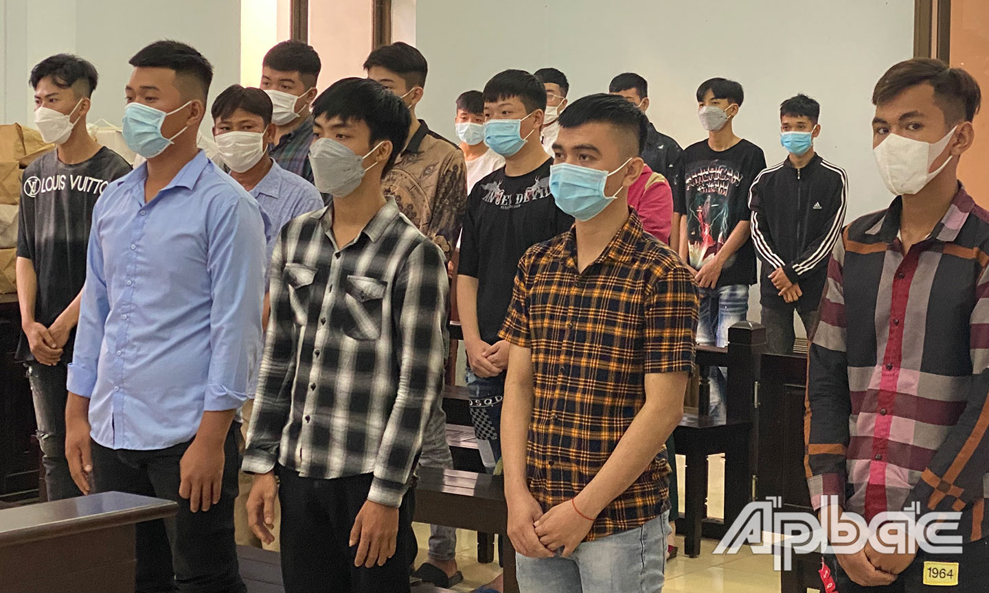 2 nhóm quái xế ra Toà ngày 2-8-2022.