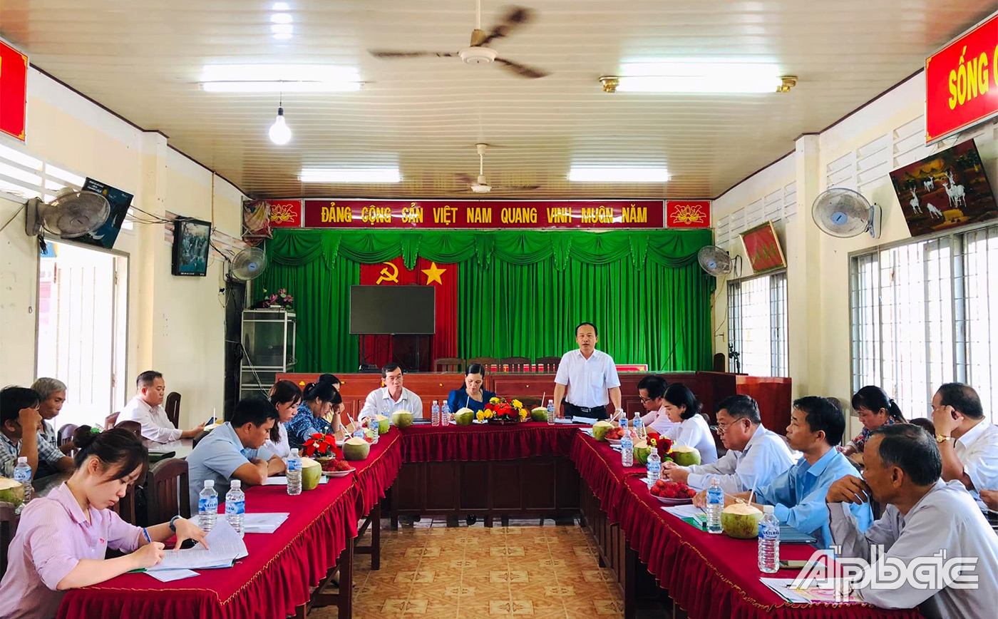 Quang cảnh buổi làm việc