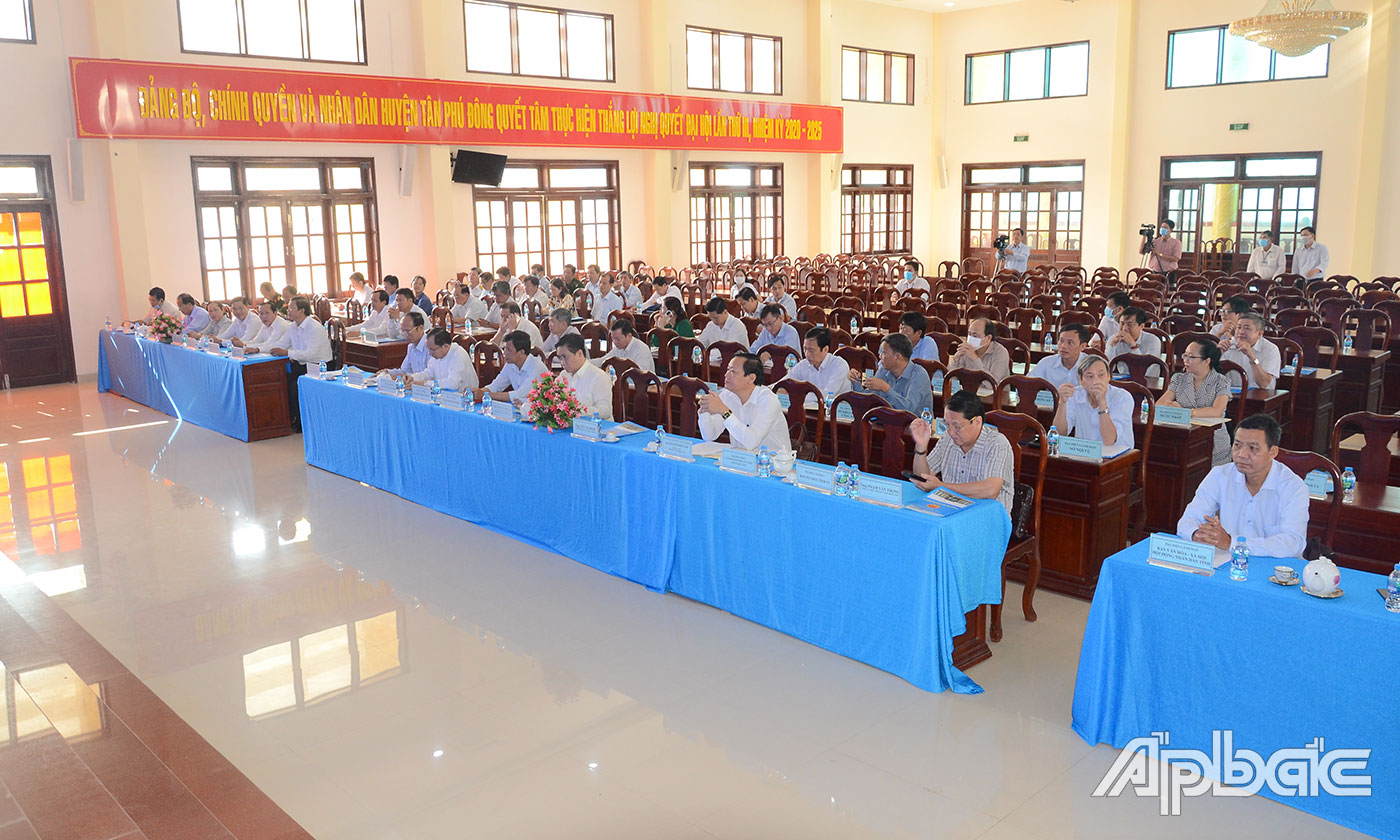 Quang cảnh hội nghị.