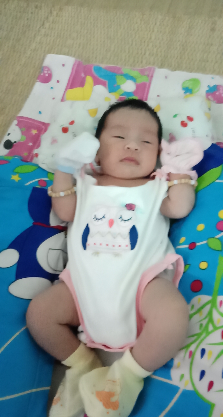 Giám đốc Trung tâm Công tác xã hội tỉnh Tiền Giang thông báo ai là cha, mẹ đẻ hoặc thân nhân của bé gái trên hãy liên hệ với Trung tâm tại địa chỉ ấp Phong Thuận, xã Tân Mỹ Chánh, thành phố Mỹ Tho, tỉnh Tiền Giang để làm thủ tục nhận lại con. 