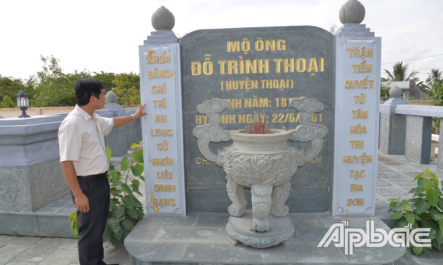 Mộ ông Đỗ Trình Thoại vừa được trùng tu, sửa chữa khang trang.