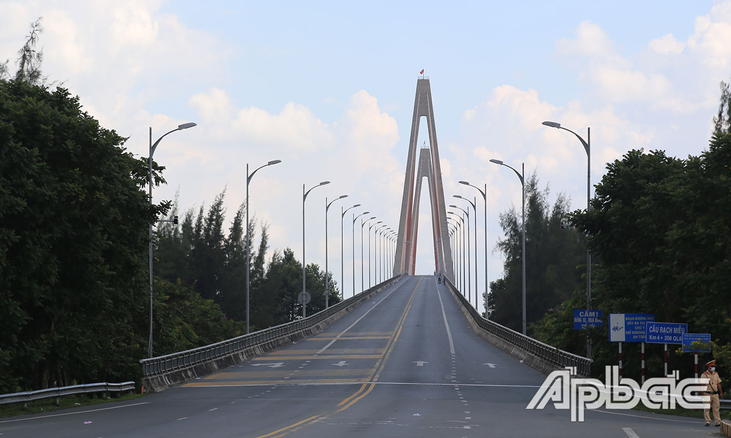 Nhiều người dân đồng tình với cách xử lý chống ùn tắc của lực lượng CSGT.