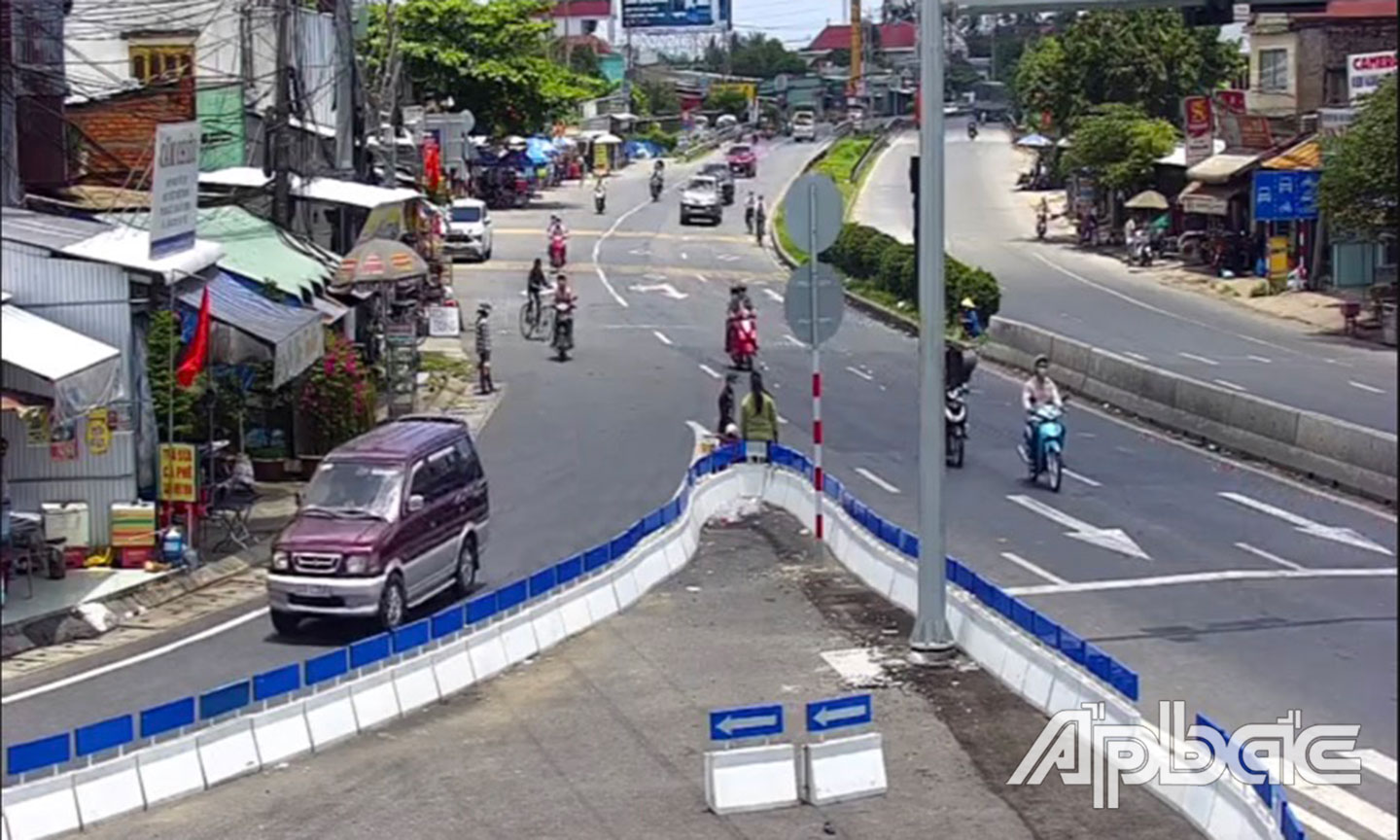 Ngã 3 An Thái Trung, Cái Bè lúc 12 giờ ngày 1-9.