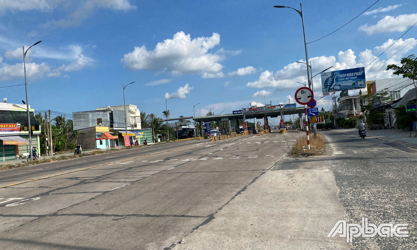 Các phương tiện lưu thông qua BOT Rạch Miễu đã