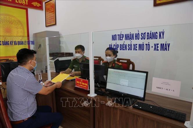 Triển khai thực hiện thí điểm cấp mới đăng kí xe mô tô tại xã Đạo Trù, huyện Tam Đảo, tỉnh Vĩnh Phúc. Ảnh minh họa: TTXVN phát