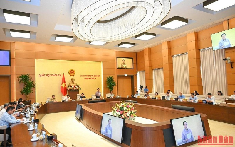Quang cảnh phiên họp Ủy ban Thường vụ Quốc hội sáng 15/9. (Ảnh: DUY LINH)
