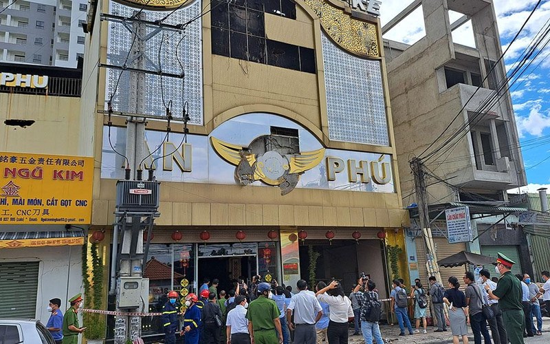 Cơ sở karaoke An Phú tại thành phố Thuận An (tỉnh Bình Dương) xảy ra cháy gây hậu quả đặc biệt nghiêm trọng.