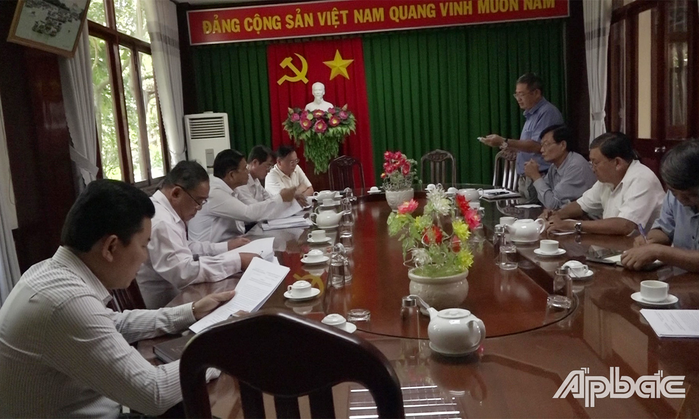Quang cảnh buổi làm việc