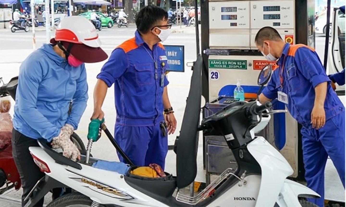 Cửa hàng xăng dầu: Ảnh minh họa TTXVN