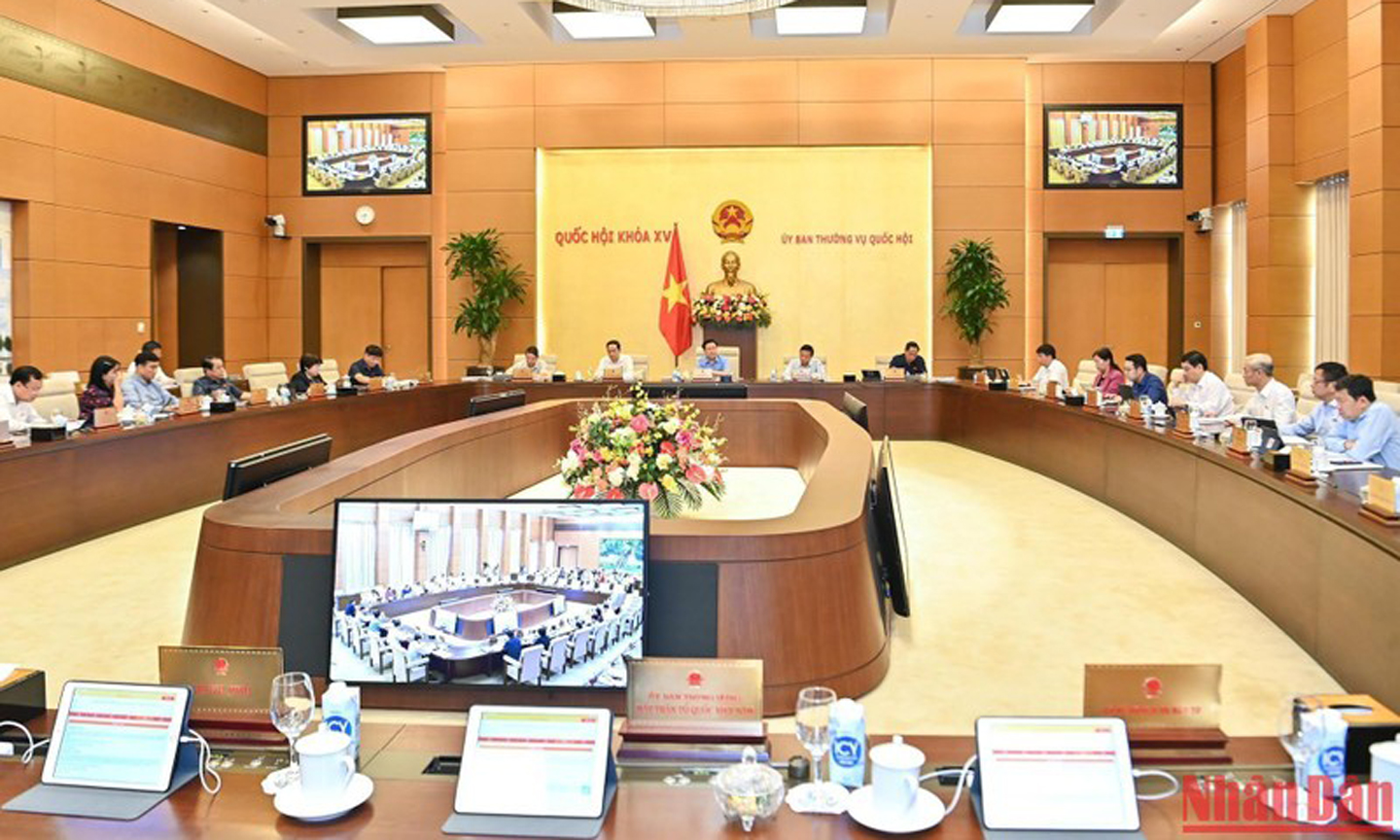 Quang cảnh phiên họp.