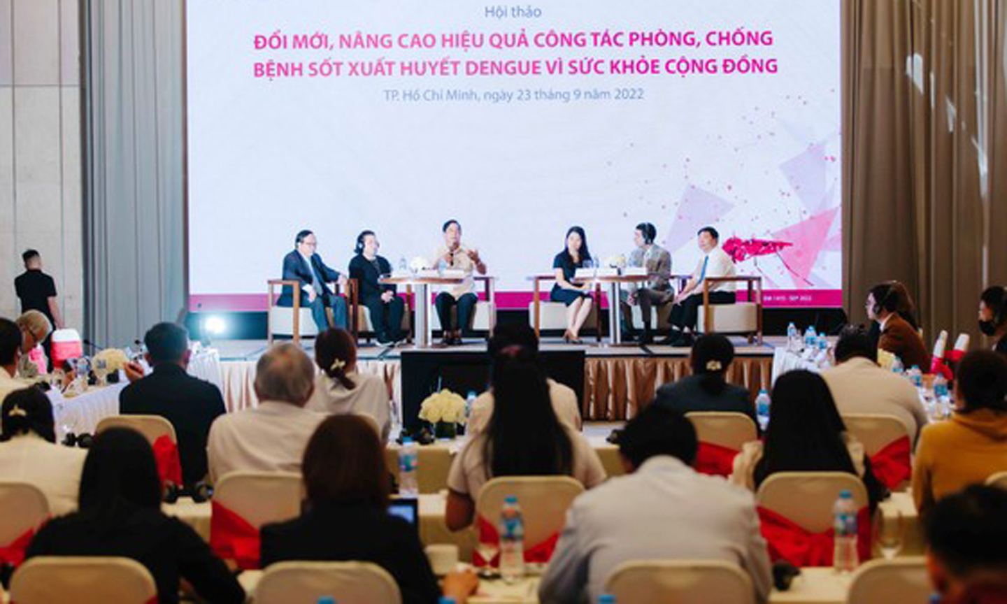 Các đại biểu thảo luận tại hội thảo.