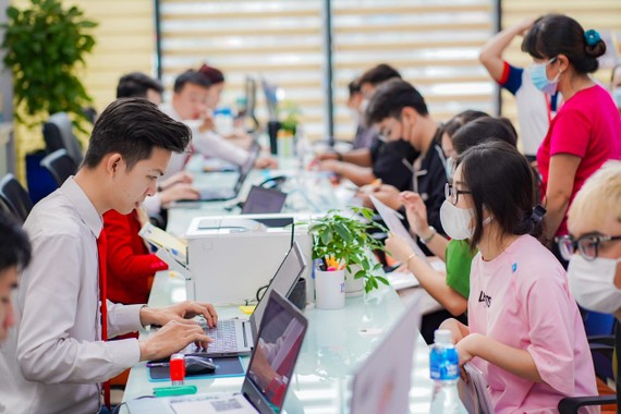 Thí sinh xét tuyển tại Trường ĐH Kinh tế Tài chính TPHCM.